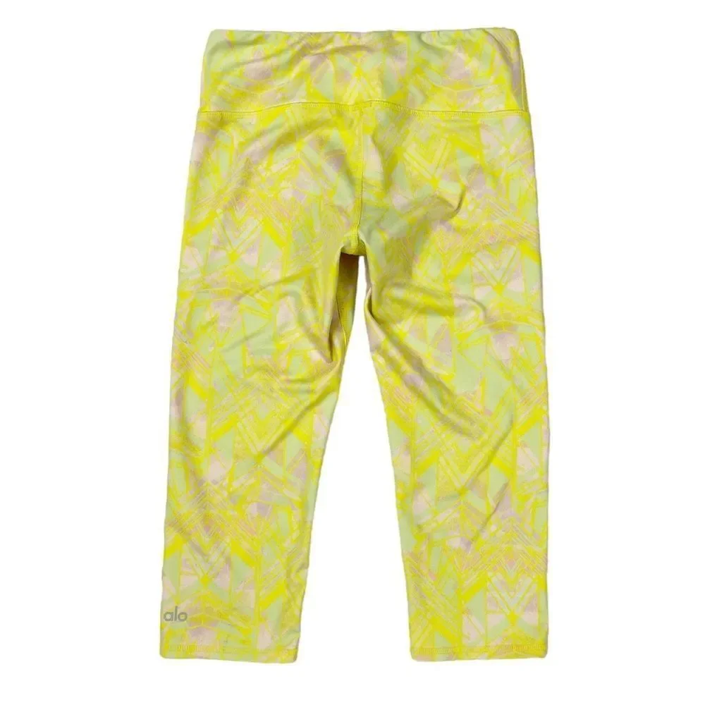 Alo Yoga Airbrush Capri Leggings Yellow Zest Indio Geometric Size XS‎